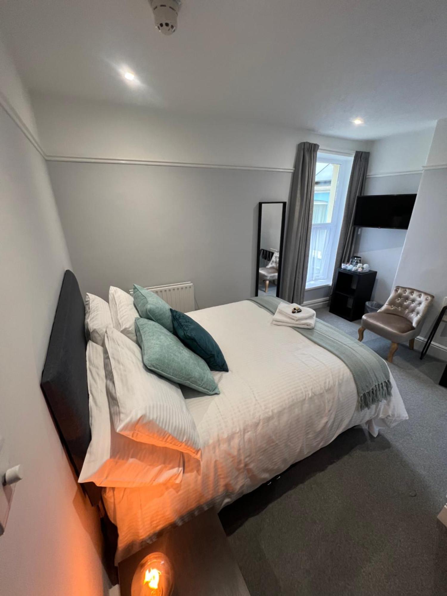 Brynhyfryd Guest House Cardigan Luaran gambar