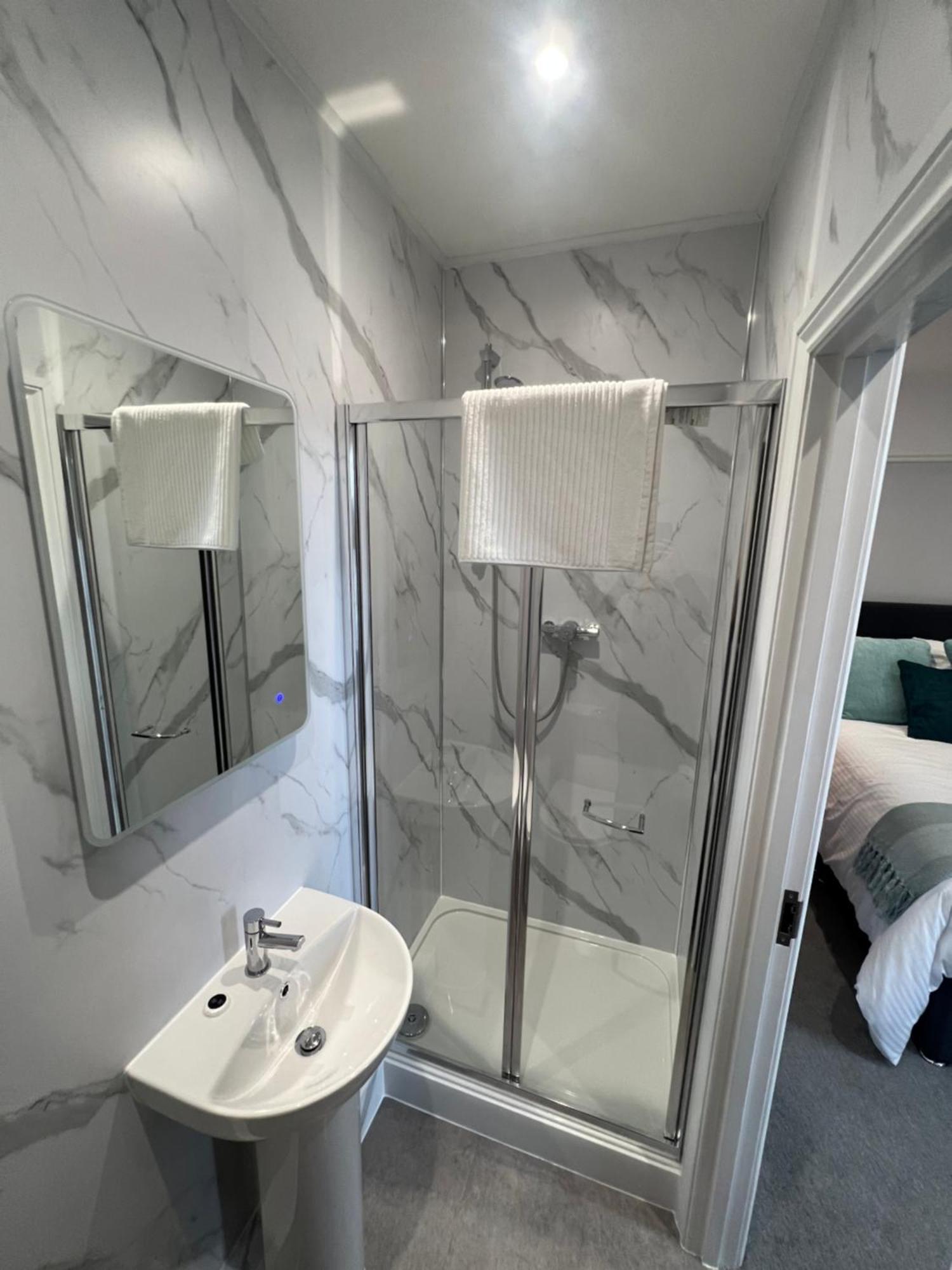 Brynhyfryd Guest House Cardigan Luaran gambar